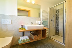 wohnung-ruefn-dusche
