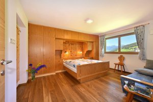 wohnung-ruefn-schlafzimmer